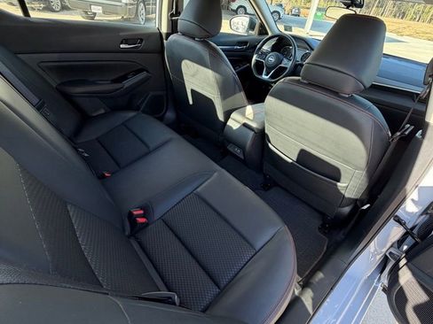 Used 2024 Nissan Altima 2.5 SR image 17