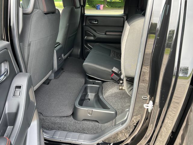 Used 2025 Nissan Frontier PRO-4X AWD/4WD image 28