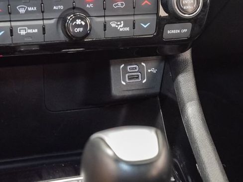 Certified 2025 Jeep Compass Limited AWD/4WD image 21