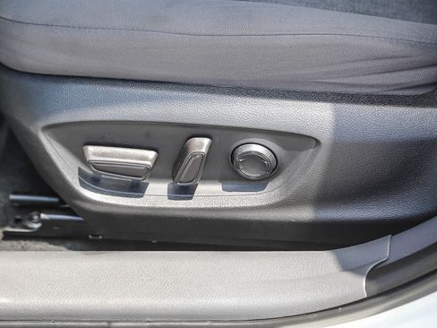 Certified 2022 Toyota Camry LE AWD/4WD image 18