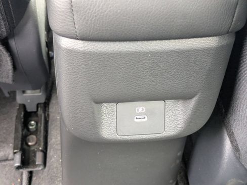 Used 2025 Nissan Versa SV w/ Trunk Package FWD image 19