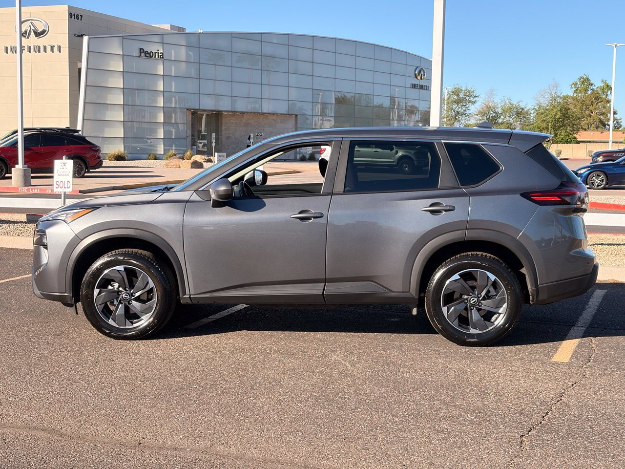 Certified 2025 Nissan Rogue SV FWD image 3