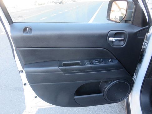 Used 2017 Jeep Patriot High Altitude image 26