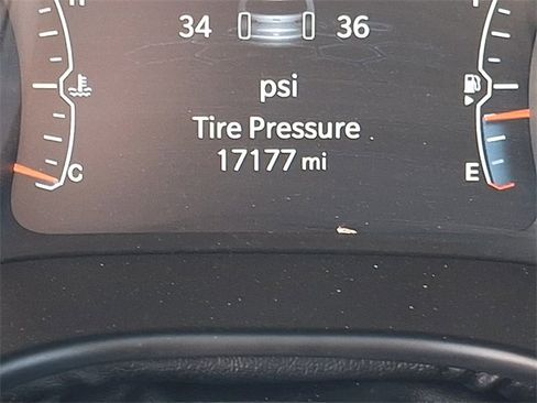 Used 2022 Jeep Compass Limited image 21