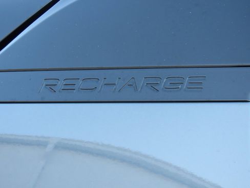 Used 2021 Volvo XC40 P8 Recharge image 16