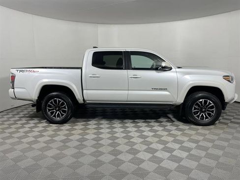 Certified 2022 Toyota Tacoma TRD Sport image 9