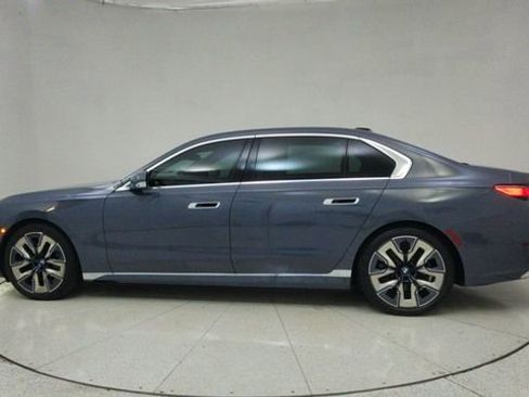 Used 2023 BMW i7 xDrive60 image 75