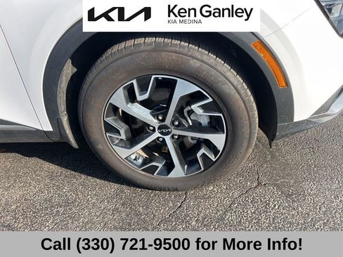 Certified 2025 Kia Sportage EX image 22