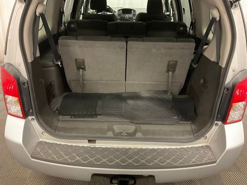 Used 2011 Nissan Pathfinder SV AWD/4WD image 7
