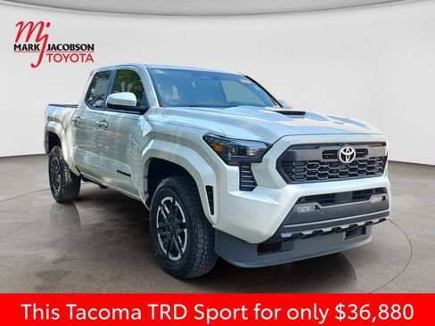 Used 2024 Toyota Tacoma TRD Sport w/ TRD Sport Upgrade Package RWD image 6