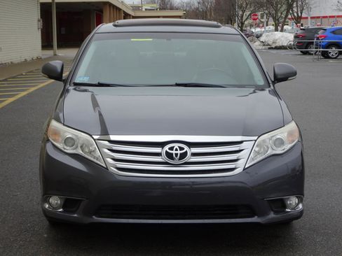Used 2011 Toyota Avalon Limited image 2