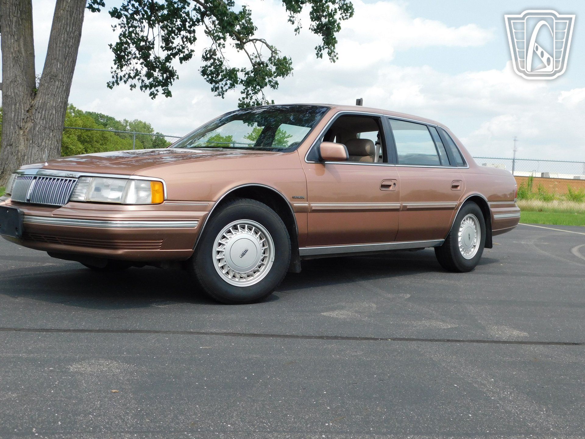 Used 1992 Lincoln Continental Executive FWD image 4