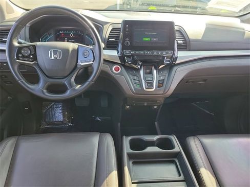 Certified 2018 Honda Odyssey Touring image 11