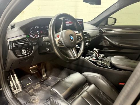Used 2023 BMW M5 image 23