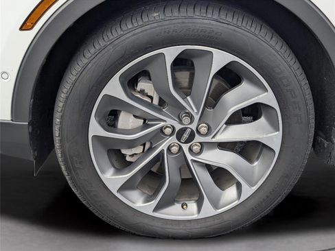 Used 2023 Lincoln Nautilus Reserve w/ Equipment Group 201A image 9