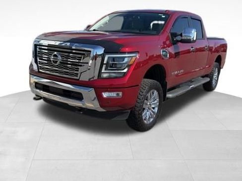 Used 2021 Nissan Titan SL image 1