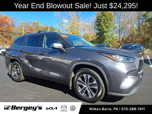 Used 2020 Toyota Highlander XLE image 1