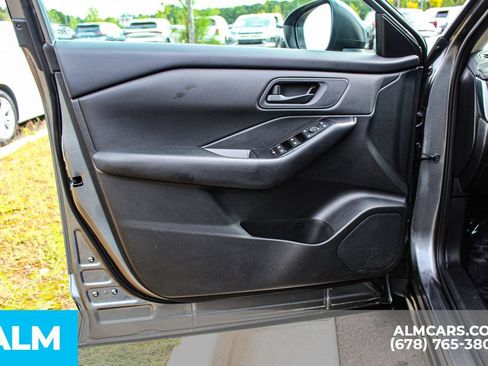 Used 2024 Nissan Rogue S FWD image 35