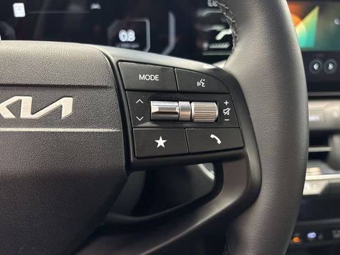 Used 2025 Kia K4 EX image 34