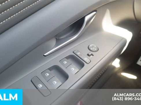 Certified 2025 Hyundai Elantra Sport FWD image 27