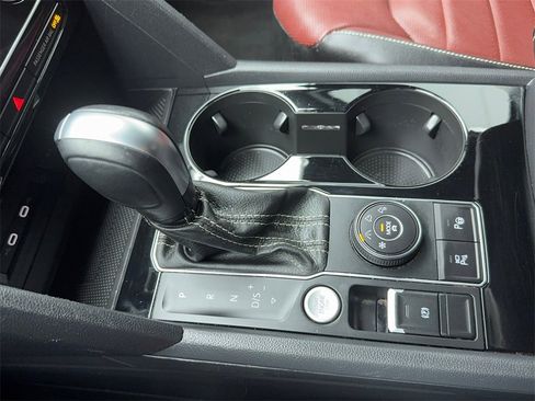 Used 2023 Volkswagen Atlas Cross Sport SEL Premium R-Line image 32