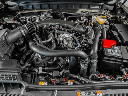 New 2025 Ford Bronco Outer Banks w/ Sasquatch Package image 25