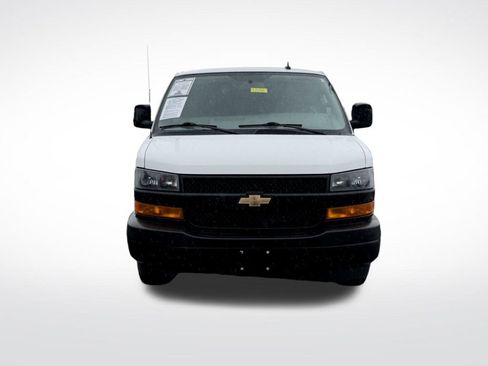 Used 2023 Chevrolet Express 2500 w/ Driver Convenience Package image 2
