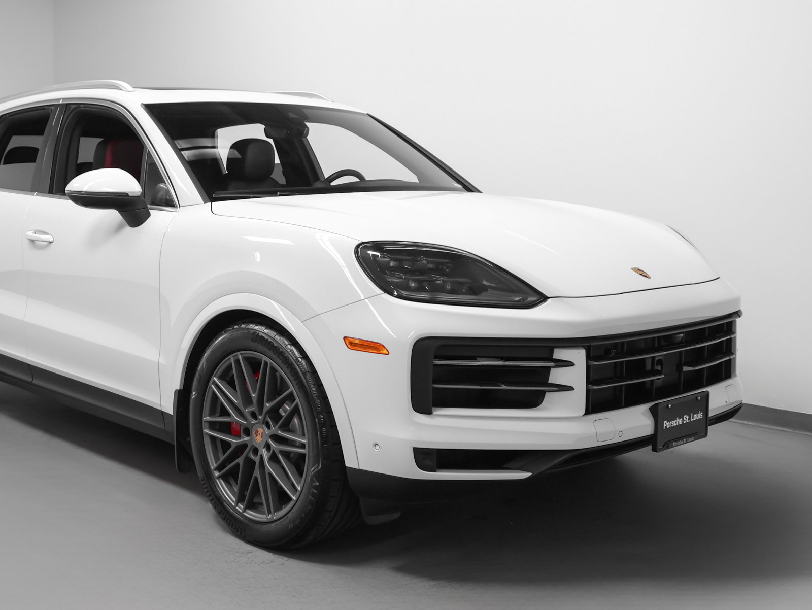 Certified 2025 Porsche Cayenne S AWD/4WD image 9