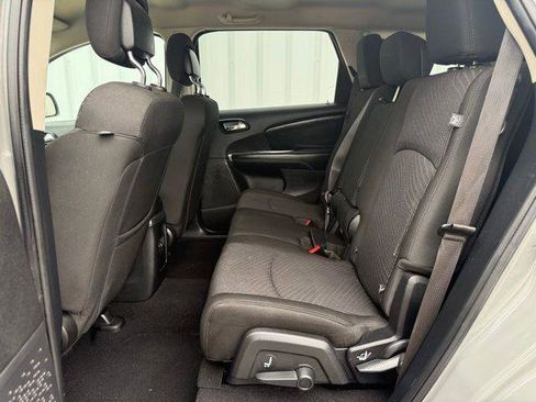 Used 2020 Dodge Journey SE image 6