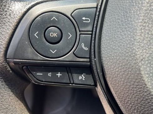 Used 2022 Toyota RAV4 XLE image 12