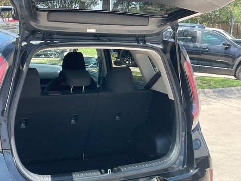 Used 2024 Kia Soul LX w/ Option Group 015 FWD image 24