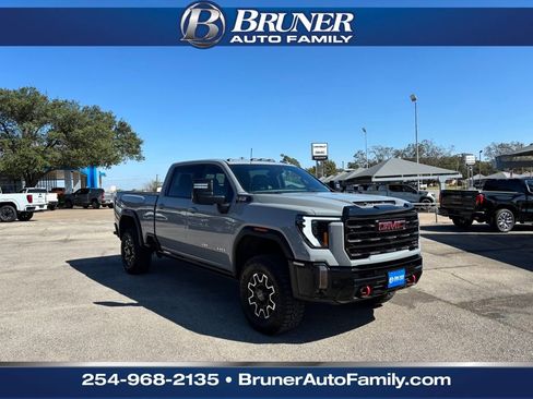 Used 2024 GMC Sierra 2500 AT4X image 3
