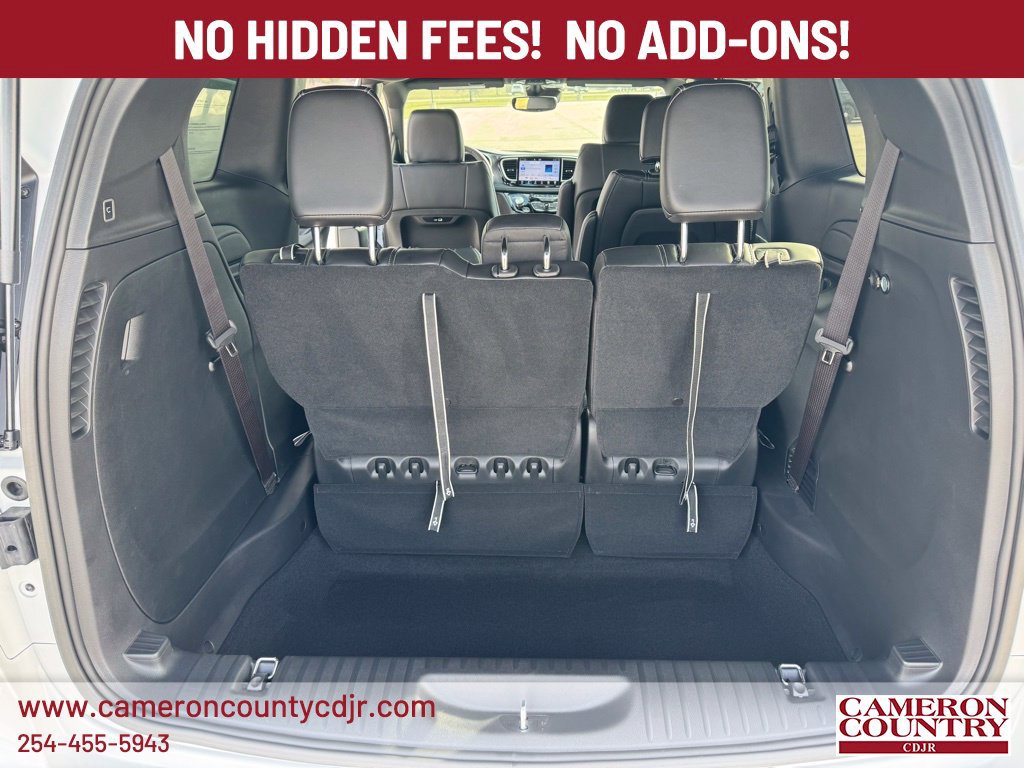 New 2025 Chrysler Pacifica Select FWD image 18