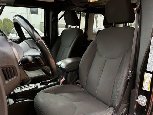 Used 2017 Jeep Wrangler Unlimited Sport image 23