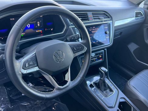 Used 2022 Volkswagen Tiguan SE image 10