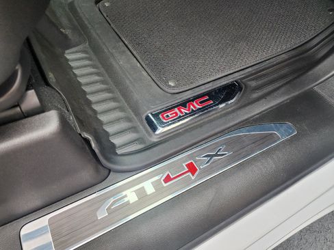 Used 2024 GMC Sierra 1500 AT4X image 16