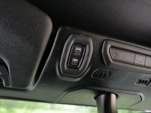 Used 2022 Jeep Wrangler Unlimited Sahara w/ Cold Weather Group AWD/4WD image 22
