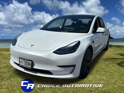 Used 2023 Tesla Model 3 Standard Range image 1