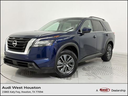 Used 2024 Nissan Pathfinder SV FWD image 1