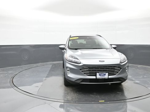 Used 2022 Ford Escape Titanium w/ Titanium Elite Package image 2