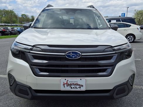 Used 2025 Subaru Forester Limited AWD/4WD image 2