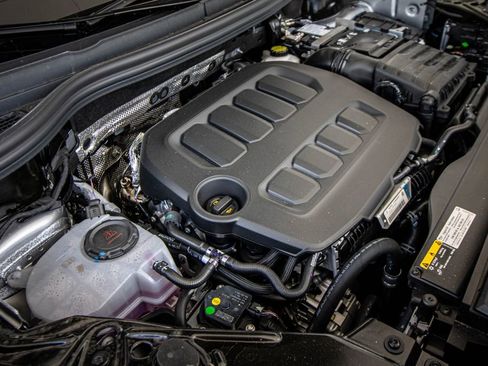 New 2026 Volkswagen Tiguan S FWD image 9