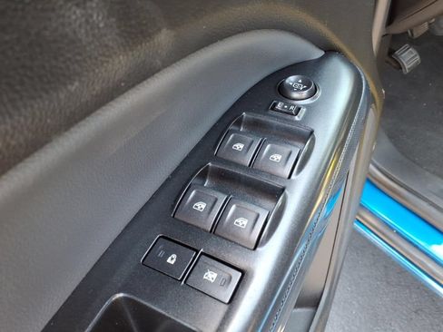 Used 2021 Chevrolet Colorado Z71 AWD/4WD image 9