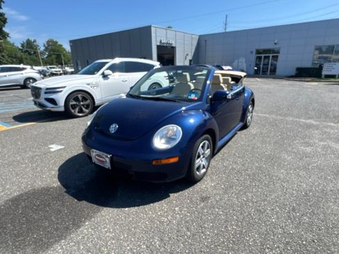 Used 2006 Volkswagen Beetle Convertible w/ Package 1 FWD image 10