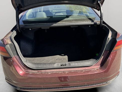Used 2024 Nissan Altima 2.5 SV FWD image 20