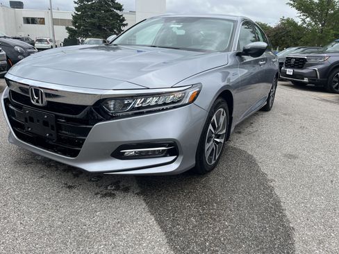 Used 2018 Honda Accord EX-L image 2