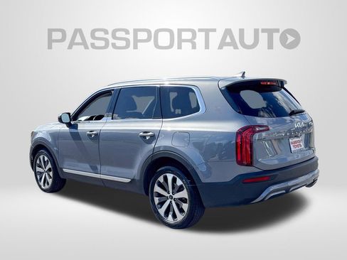 Used 2022 Kia Telluride EX w/ EX Premium Package FWD image 4