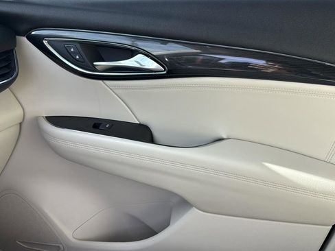 Used 2022 Buick Envision Preferred image 24