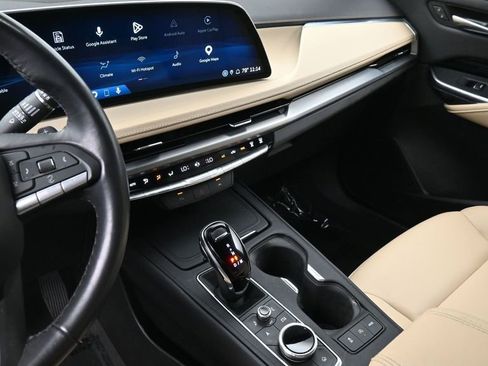 Used 2024 Cadillac XT4 Luxury FWD image 8
