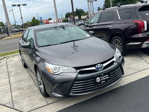 Used 2017 Toyota Camry XLE FWD image 5